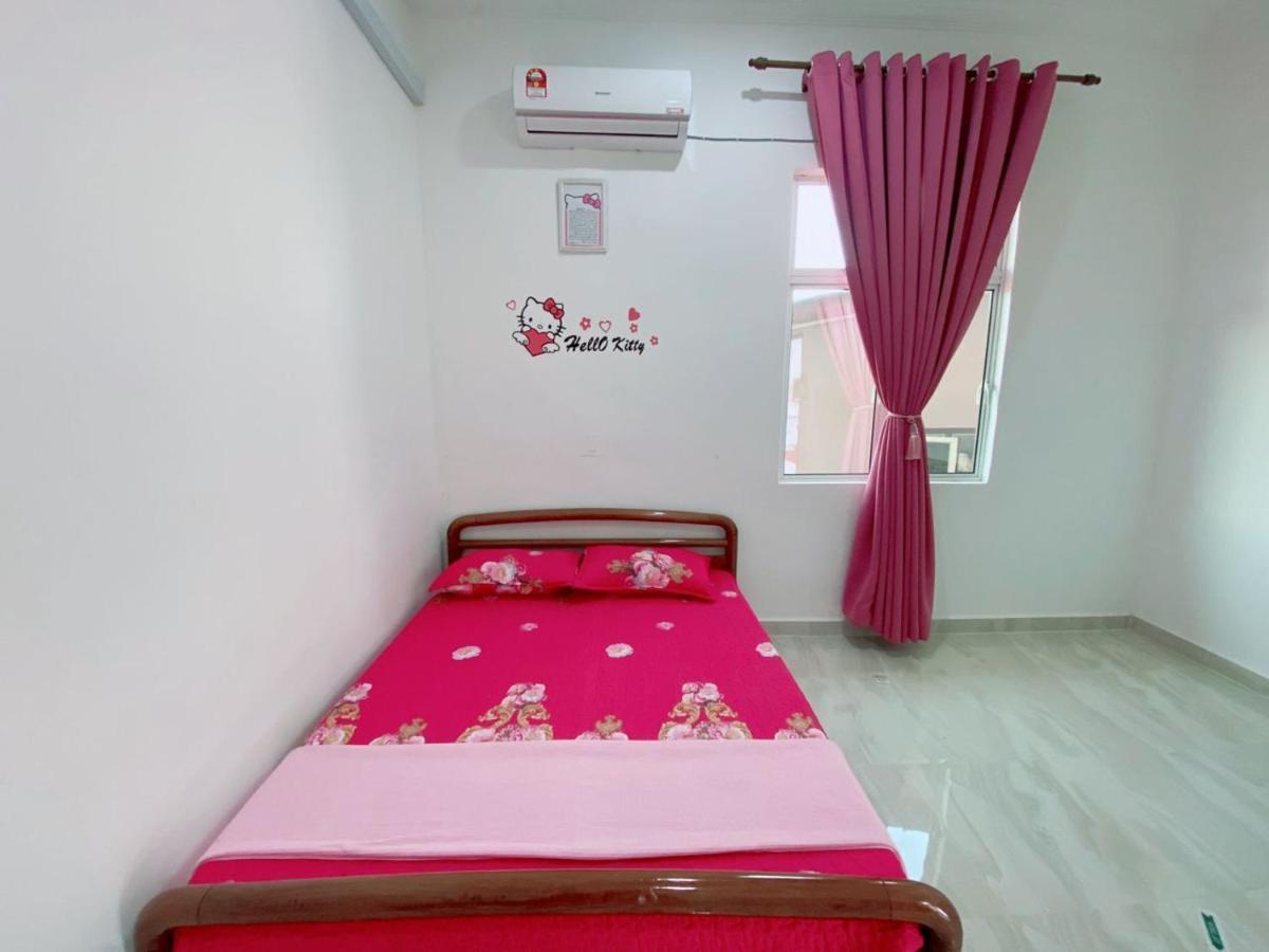 Вилла Hellokitty House - Unit 1 Куала-Тренгану Экстерьер фото