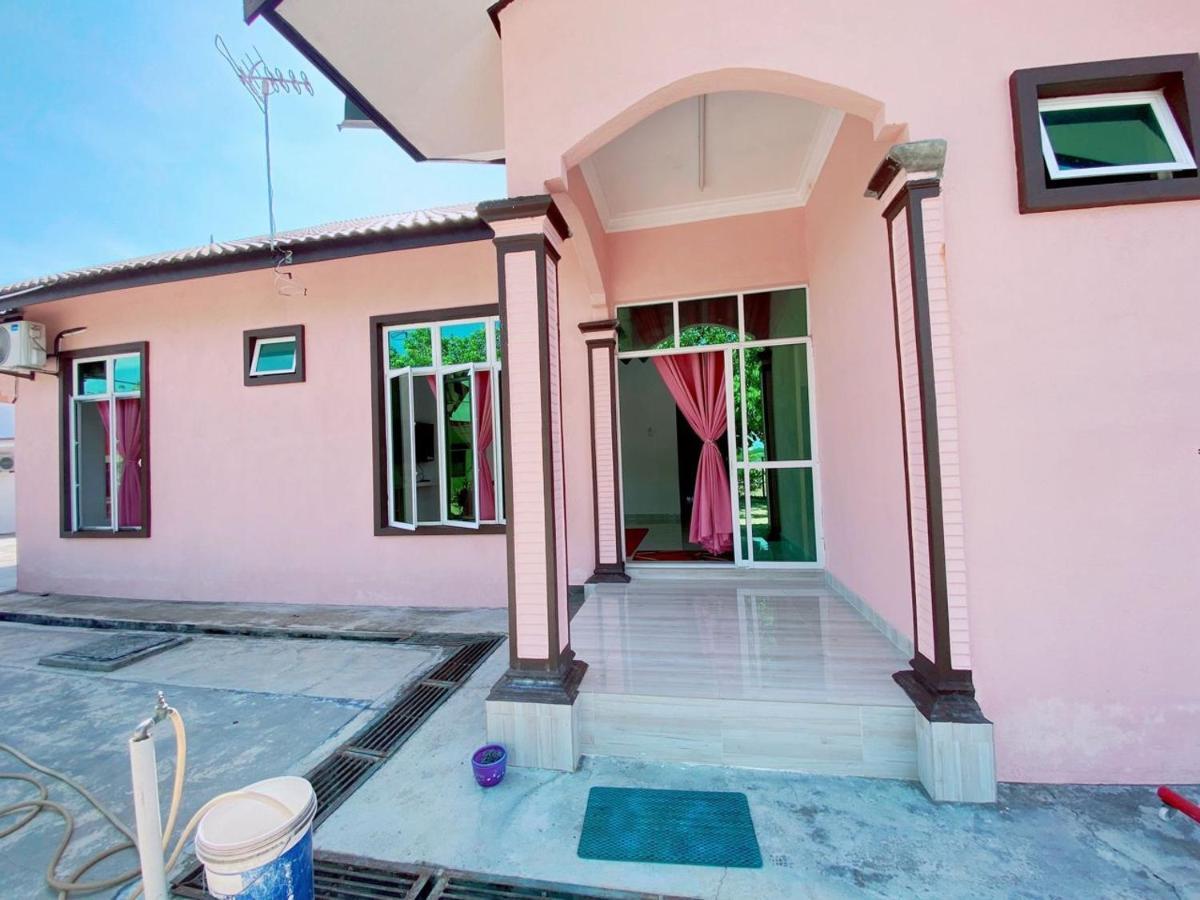 Вилла Hellokitty House - Unit 1 Куала-Тренгану Экстерьер фото
