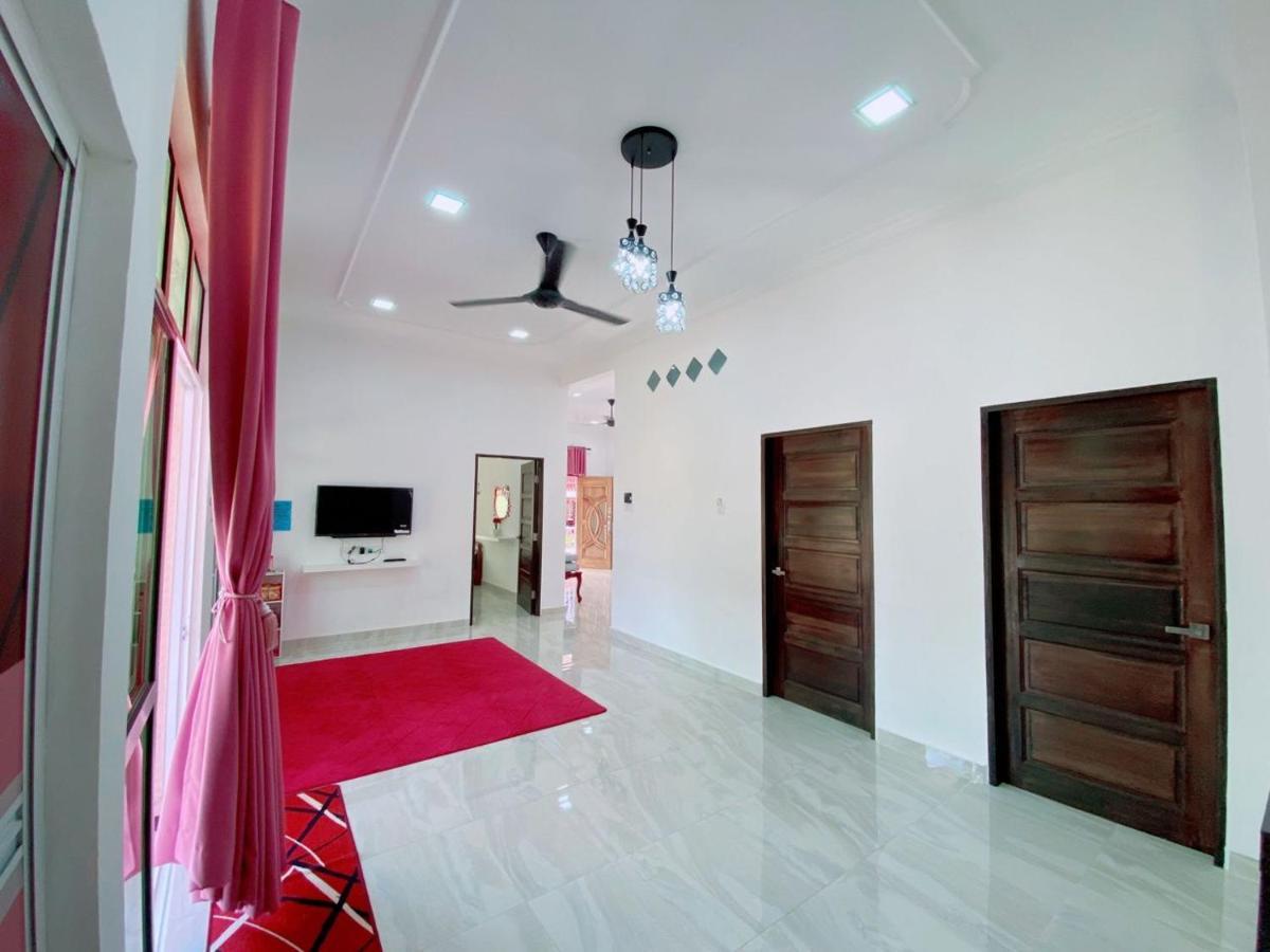 Вилла Hellokitty House - Unit 1 Куала-Тренгану Экстерьер фото